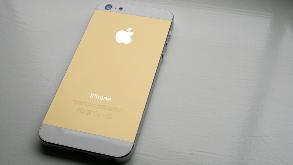 Cea mai controversată versiune a noului iPhone va ajunge abia în luna octombrie în magazine