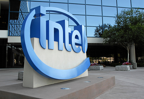 Intel va cheltui 700 mil. dolari pentru repararea şi înlocuirea unor procesoare proiectate greşit