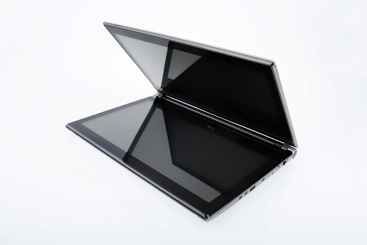 Tableta PC cu două ecrane Acer Iconia vine în România. Preţurile încep de la 5.999 de lei - GALERIE FOTO