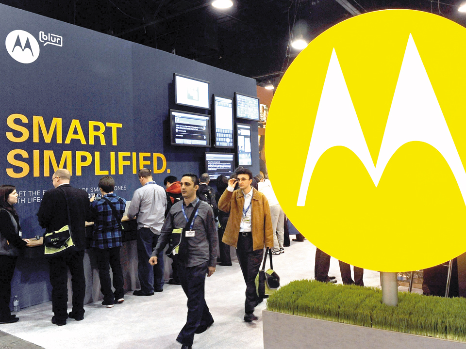 Tranzacţie gigantică: Google cumpără Motorola pentru 12,5 mld. $