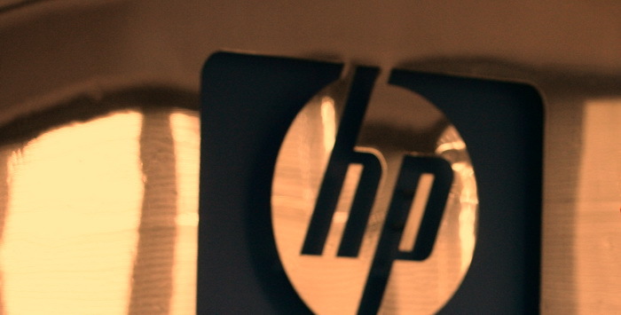 Acţiunile Hewlett-Packard s-au prăbuşit cu 22%, la o zi după ce a anunţat că renunţă la producţia de calculatoare