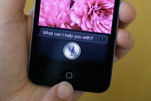 Primul contact cu iPhone 4S: “Hello Siri, my name is Radu!”. “Hello Abdul!”