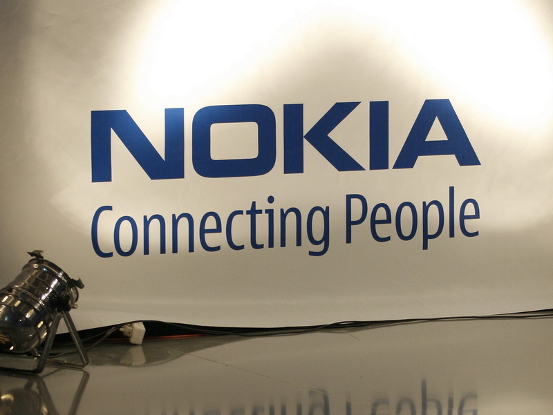 Pierdere uriaşă pentru Nokia. Compania finlandeză a anunţat pentru T4 o pierdere de 1,07 miliarde euro