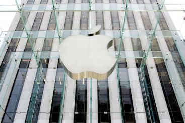 Apple îl pune pe John Browett la conducerea diviziei de retail