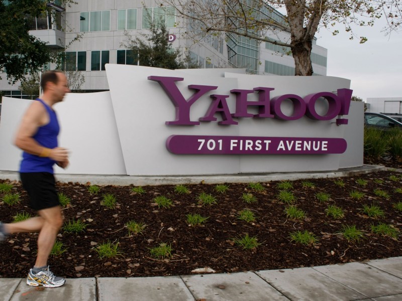 Cutremur la Yahoo: Compania ar putea lăsa mii de angajaţi pe drumuri