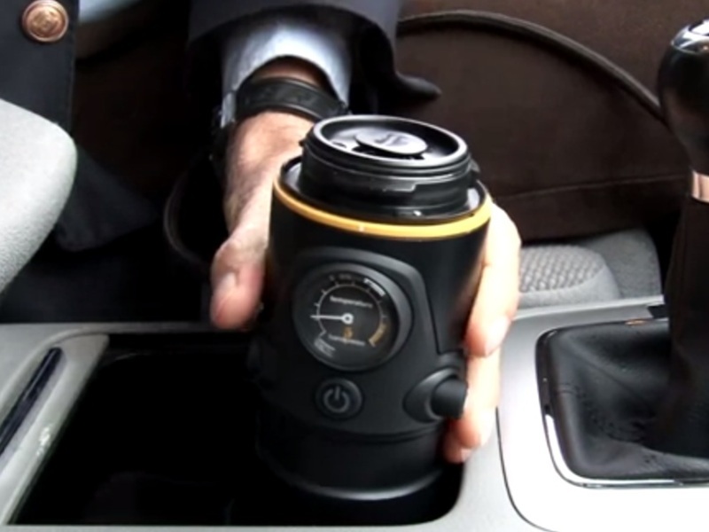 Pentru iubitorii de cofeină care duc o viaţă activă: De acum înainte vă puteţi face cafea în maşină VIDEO