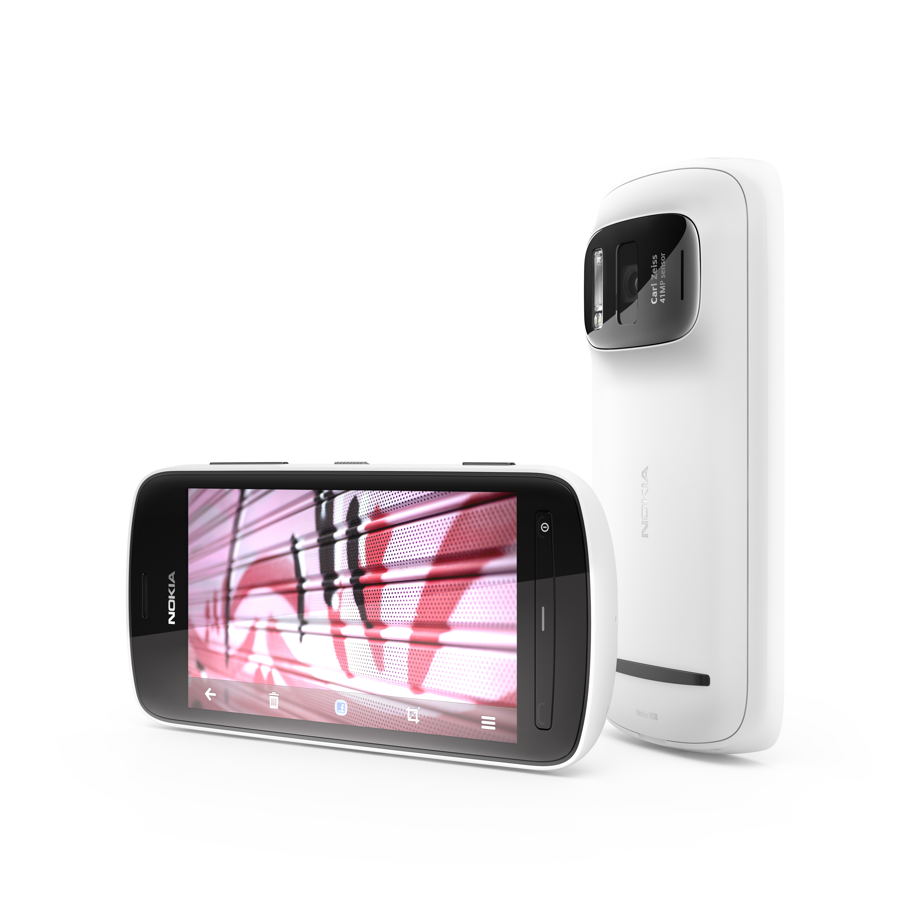 Nokia a prezentat în România telefonul cu cameră foto de 41 de megapixeli. Ajunge în magazine din iulie la 3.000 de lei
