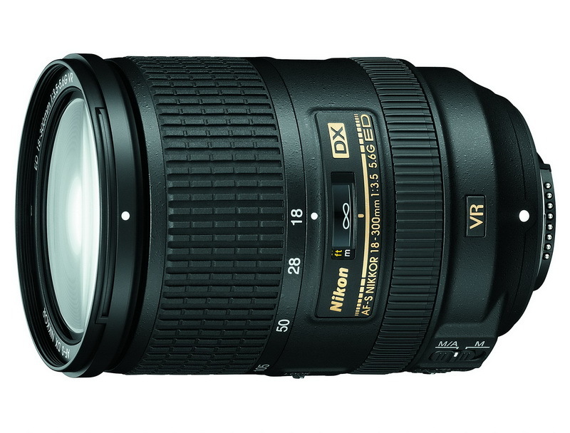 Nikon a lansat în România obiectivele 18-300mm şi 24-85mm