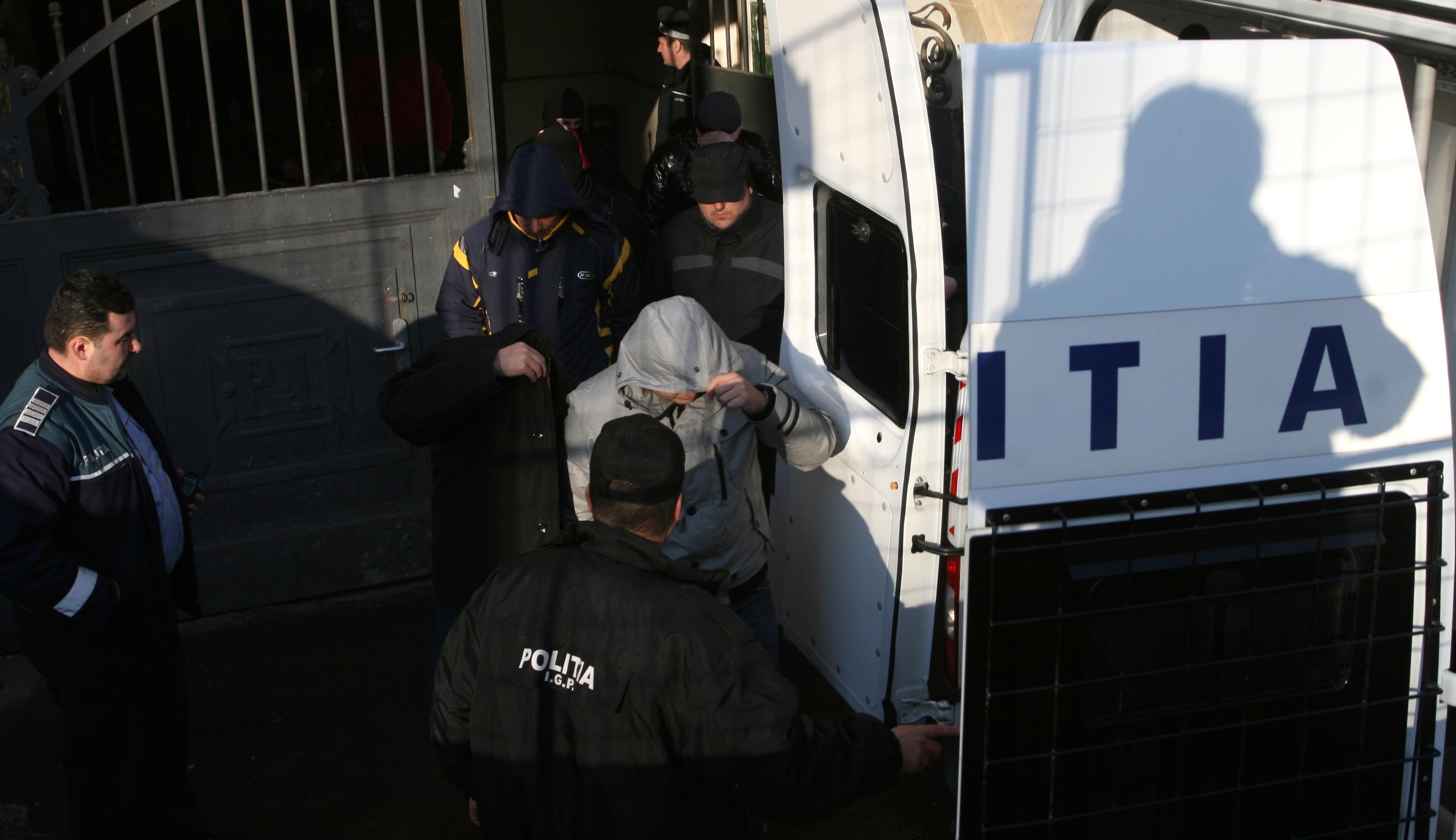 Omul de afaceri Constantin Bădescu şi alţi 4 bărbaţi, arestaţi în dosarul de evaziune de 12 mil euro