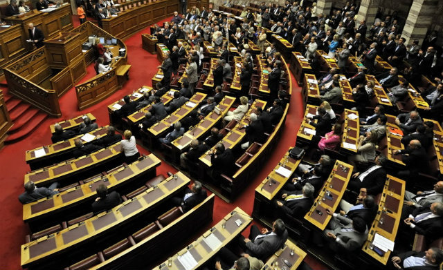 CE: Parlamentarii incompatibili să demisioneze, iar celor anchetaţi să le fie ridicată imunitatea