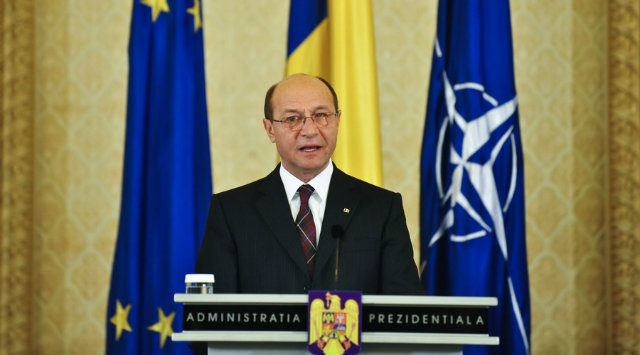 Băsescu convoacă un nou referendum pentru Parlament unicameral cu 300 de membri