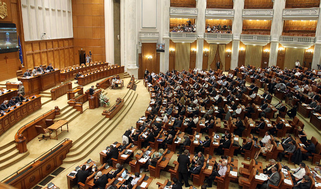Parlamentul a adoptat bugetul pe 2014