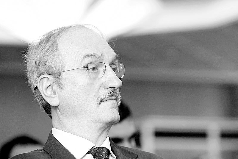 Analistii: Restructurarile Guvernului vor avea soarta planurilor anticriza