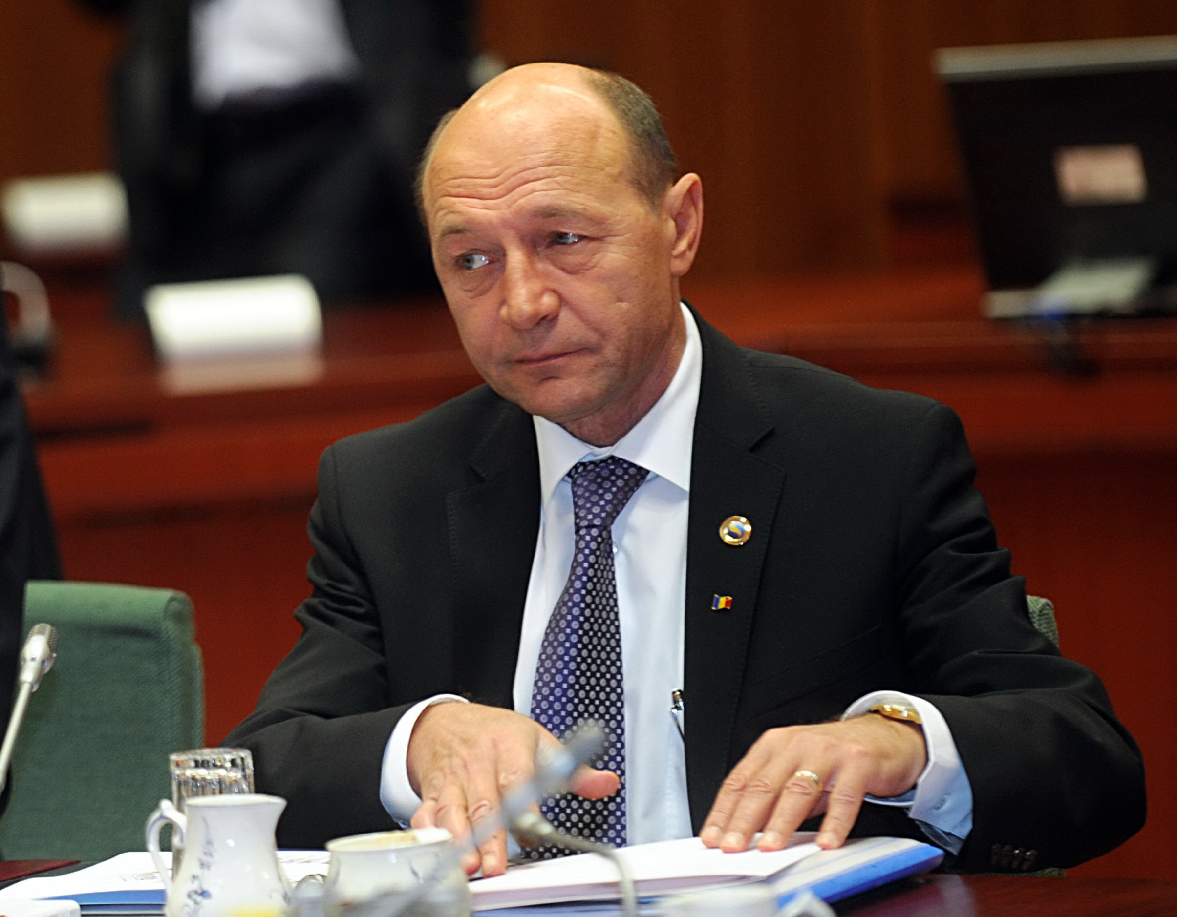 Băsescu a promis FMI că nu promulgă legile privind TVA redusă la alimente şi neimpozitarea pensiilor