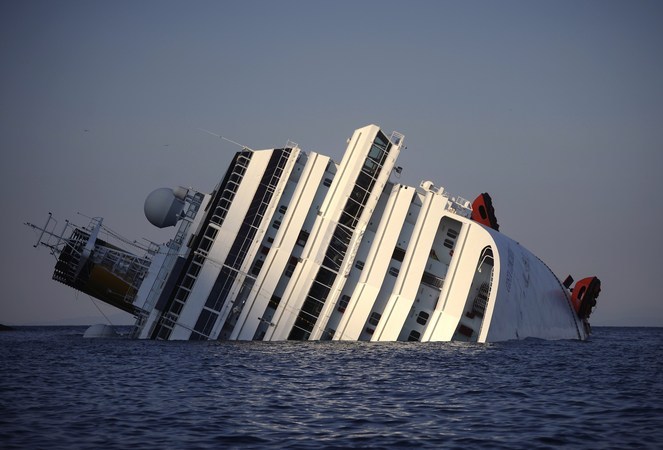 Imagini de la naufragiul navei de croazieră Costa Concordia