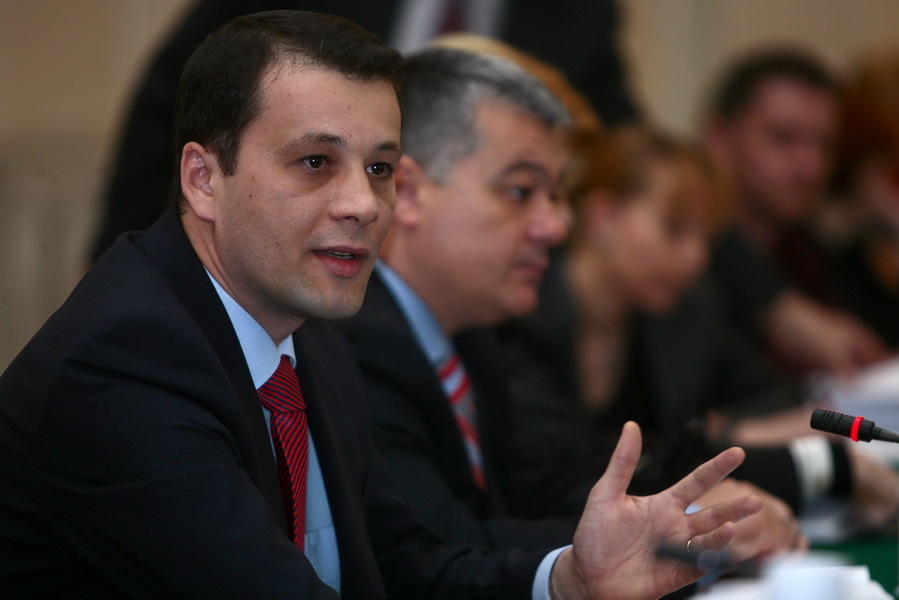 Cine este Cornel Feruţă, noul şef de cabinet al premierului Ungureanu
