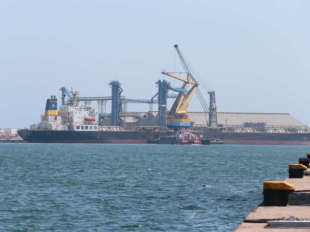 Trei sferturi din navele din porturile româneşti au fost găsite cu probleme, după primul control făcut de autorităţi