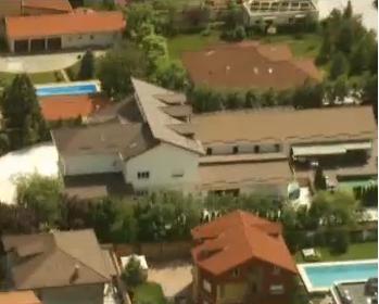 VIDEO: Cum se vede averea lui Becali din elicopter. McDonald's i-a platit 2 mil. EURO pe un petic de pamant