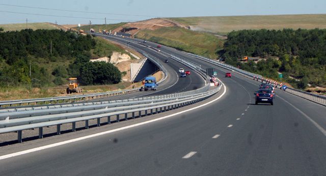 Director CNADNR: Tronsonul trei al autostrăzii Orăştie-Sibiu va fi deschis în septembrie 2014
