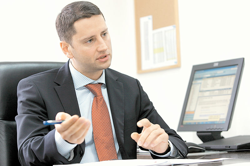 Seful retelei de benzinarii OMV spune ca nu are motive sa creada ca ultimele luni din an vor fi cele mai grele