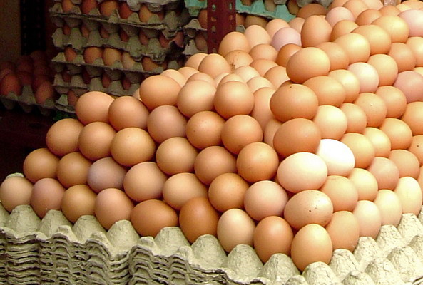 Producătorii de ouă se aşteaptă la vânzări de peste 13 mil. euro de sărbători