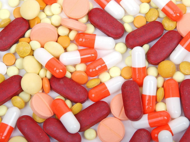 CC: Piaţa farmaceutică blochează micii distribuitori, există şi riscul unui deficit de medicamente