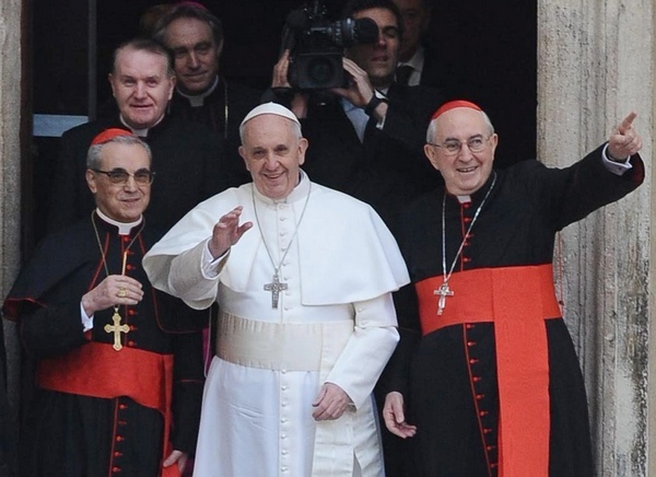 Papa Francisc şi potenţialul creştin de surpriză & de bucurie/ de Marius Vasileanu