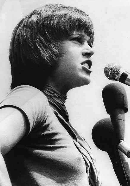 Biografii comentate (XX). Jane Fonda sau carisma unei vedete activiste/ de Călin Hentea