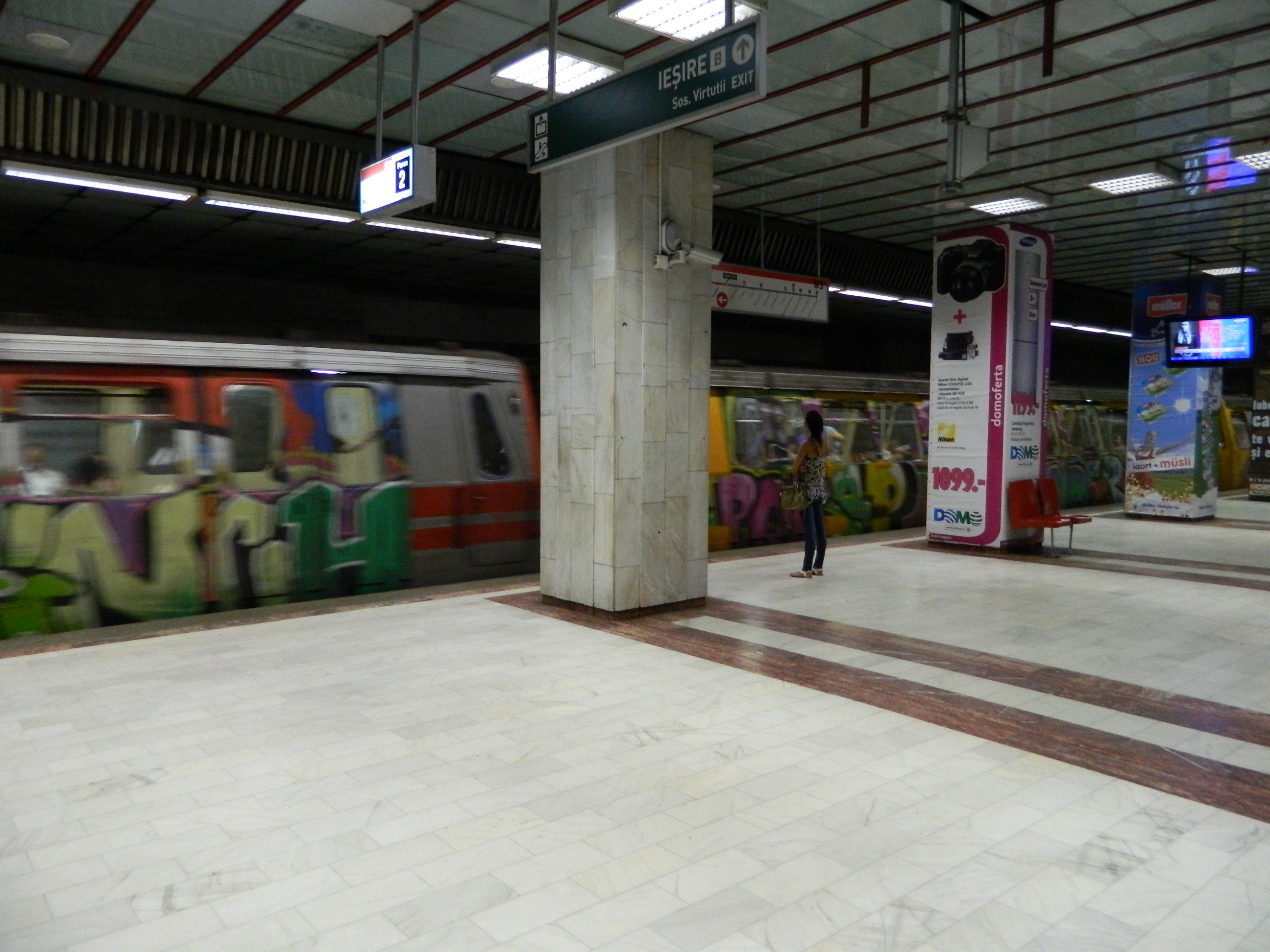 Metroul - un loc răcoros/ de Călin Hentea