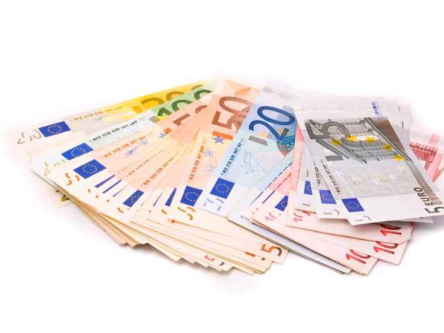20 de miliarde de euro cash lăsate de mai bine de 7 ani într-un aeroport din Moscova