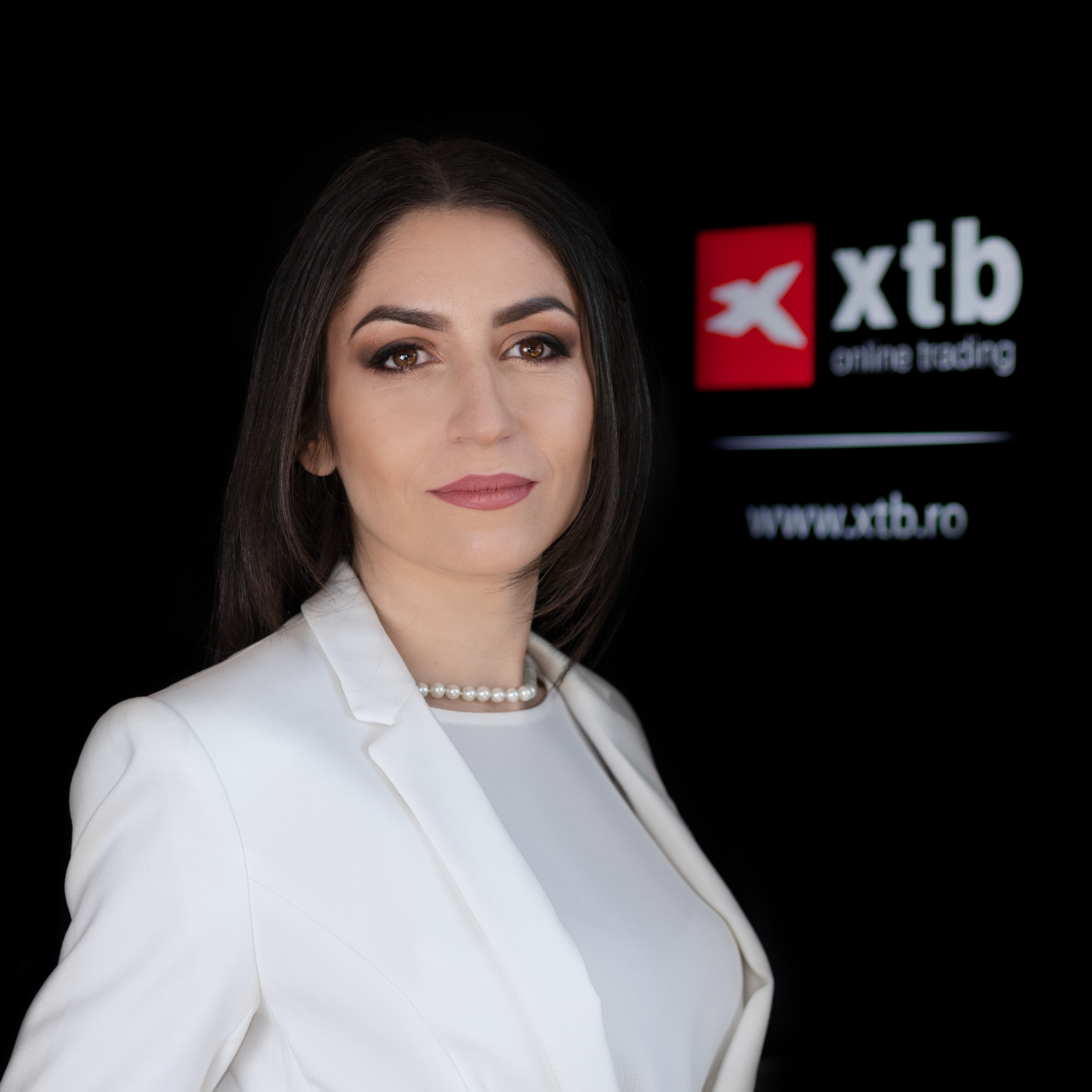 XTB devine brokerul cu una dintre cele mai accesibile game de produse financiare din România după eliminarea comisionului pentru acţiuni şi ETF-uri cu deţinere