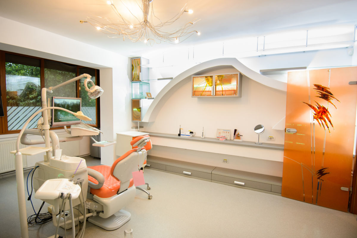 (P) Dental West - Un cabinet stomatologic care m-a făcut să-mi înfrâng teama de dentist