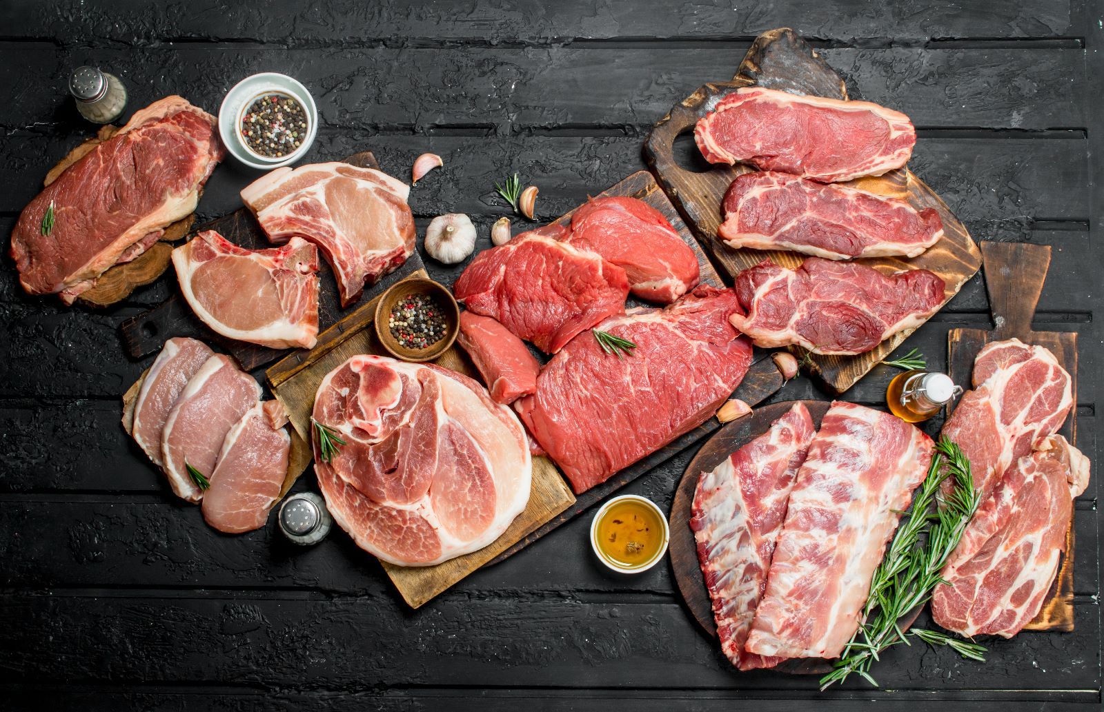 (P) Ce sortimente de carne livrează METRO clienţilor săi profesionişti, în ajunul sărbătorilor