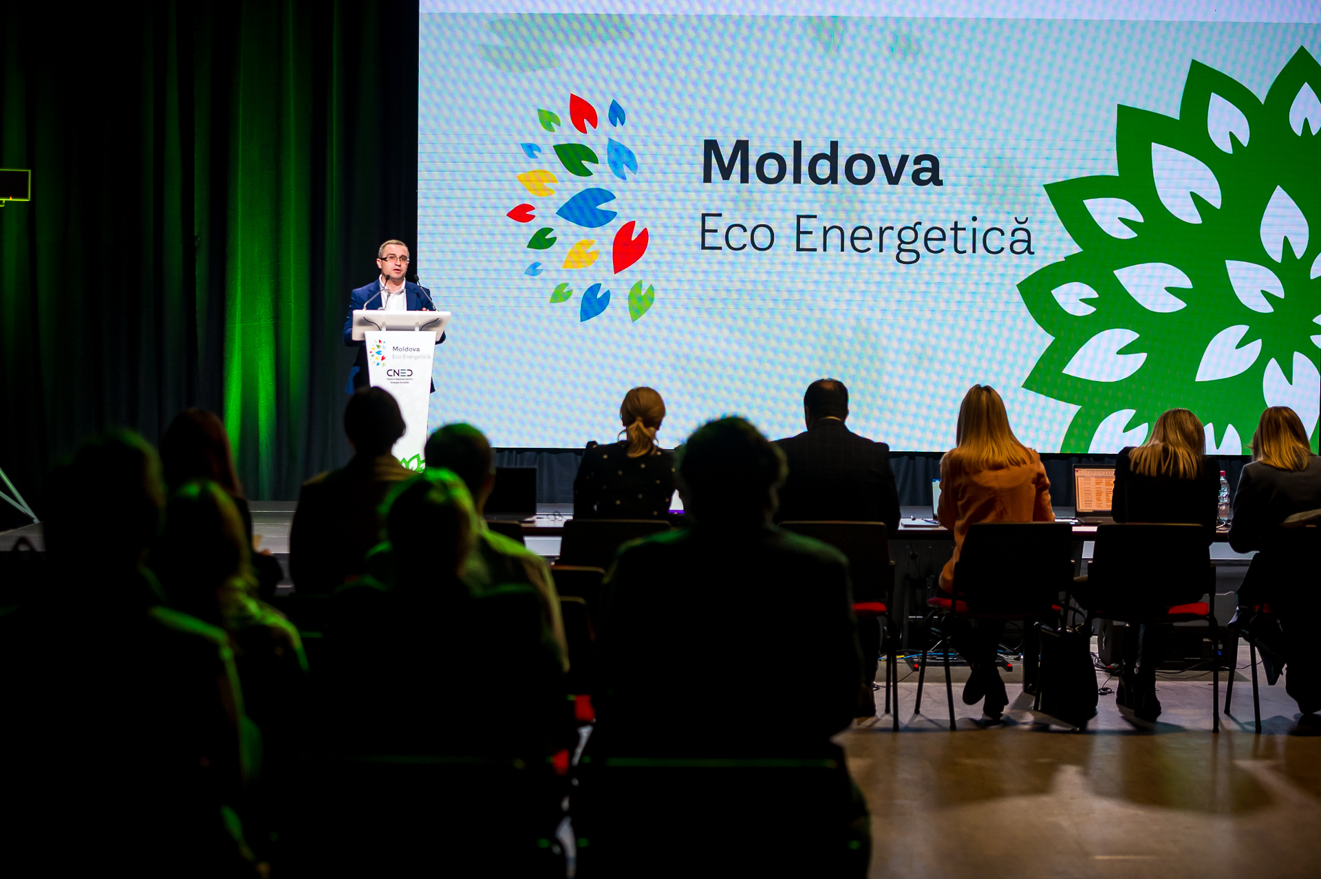 (P) Urbioled a implementat un proiect de iluminat stradal inteligent cu care a câştigat premiul „Moldova Eco Energetică 2023”