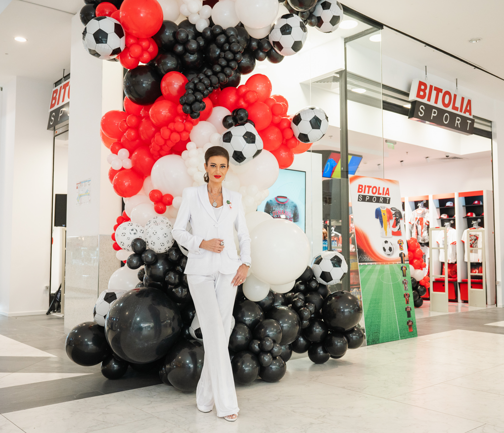 Descoperă Spiritul Sportiv Românesc la BITOLIA SPORT, magazinul de echipamente sportive deschis în Băneasa Shopping City, care aminteşte de vestiarul unei echipe de fotbal