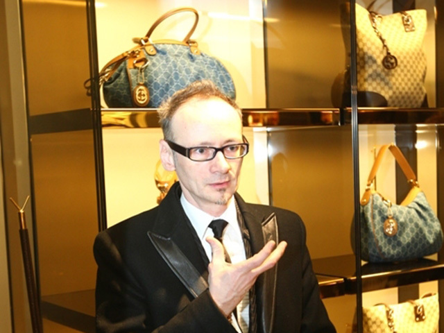 Creaţii ale designerului de pantofi Mihai Albu, expuse la Muzeul de Arte Aplicate din Leipzig