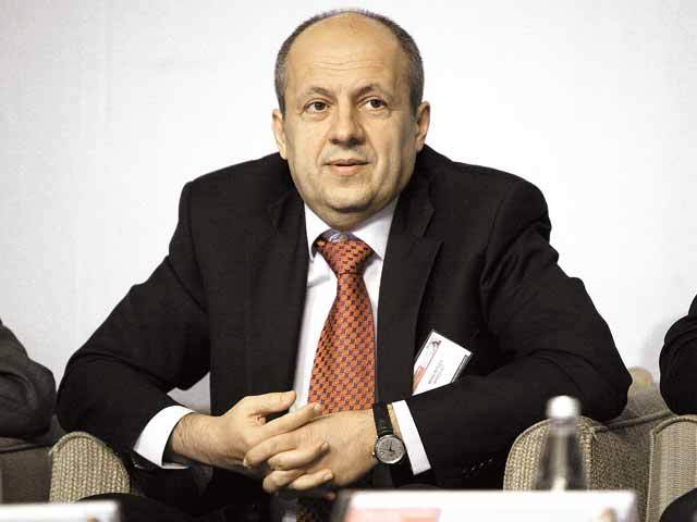 Mihai Bogza – preşedintele Consiliului Investitorilor Străini şi preşedintele CA Bancpost: “Decupez pagini din ZF care devin documente de referinţă"
